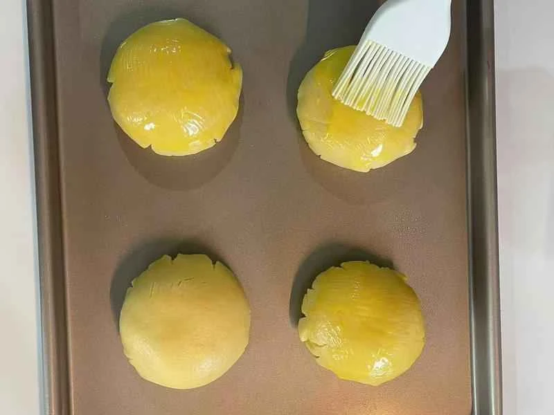 How to make pure milk hand-torn toast: Step 1