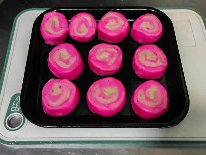 How to make pure milk hand-torn toast: Step 1