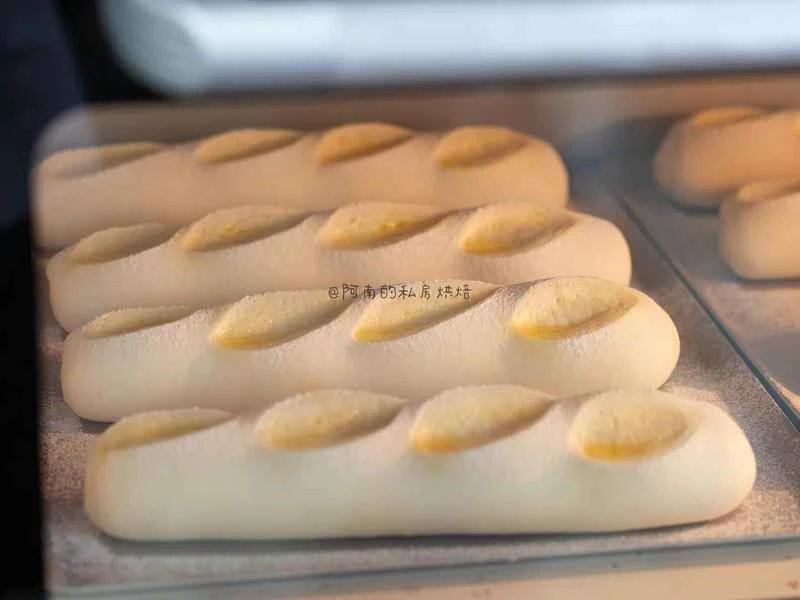 How to make pure milk hand-torn toast: Step 1