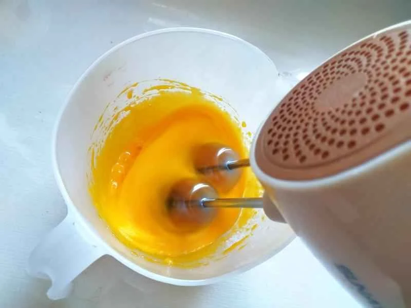 How to make pure milk hand-torn toast: Step 1