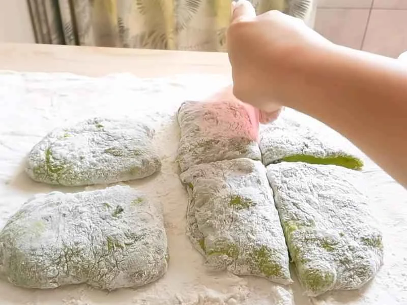 How to make pure milk hand-torn toast: Step 1