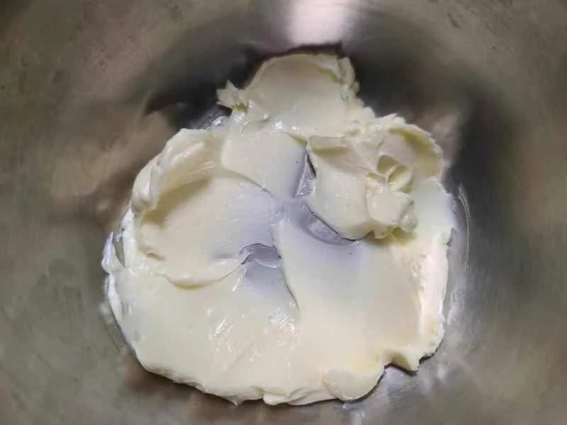 How to make pure milk hand-torn toast: Step 1