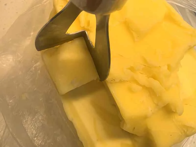 How to make pure milk hand-torn toast: Step 1