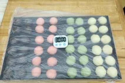 How to make pure milk hand-torn toast: Step 1