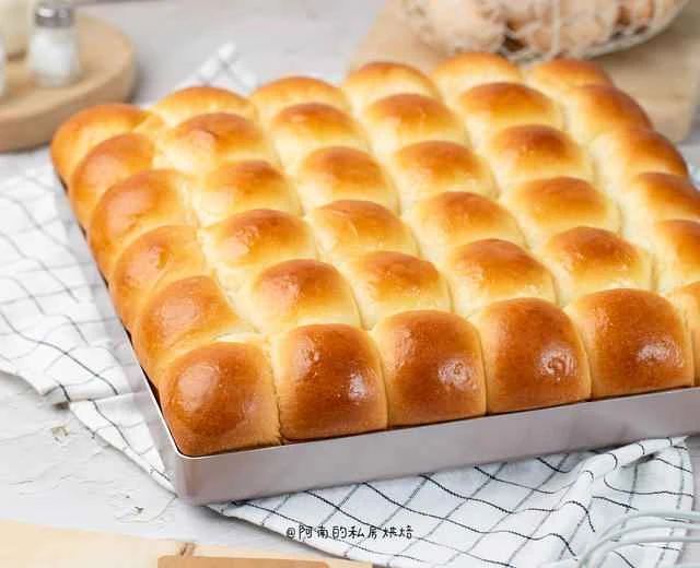The recipe for Sam's favorite buttered dinner rolls~