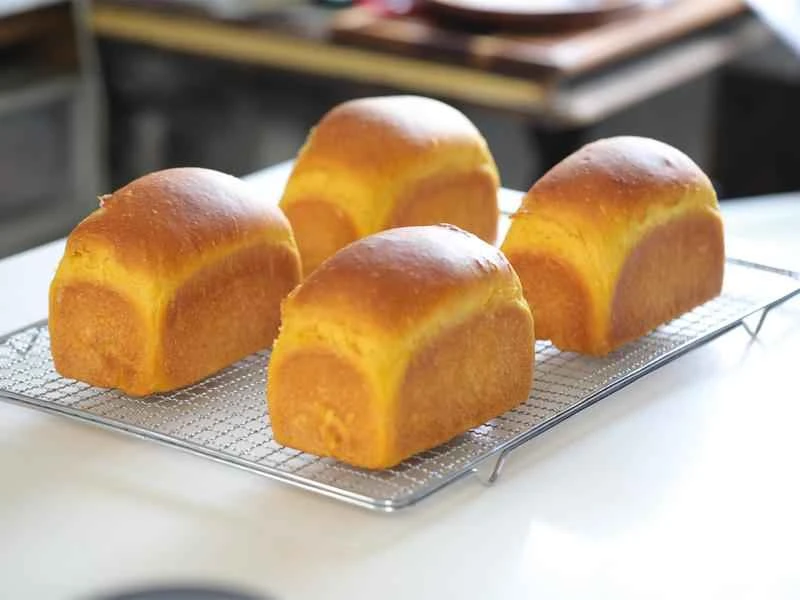 How to make pure milk hand-torn toast: Step 1