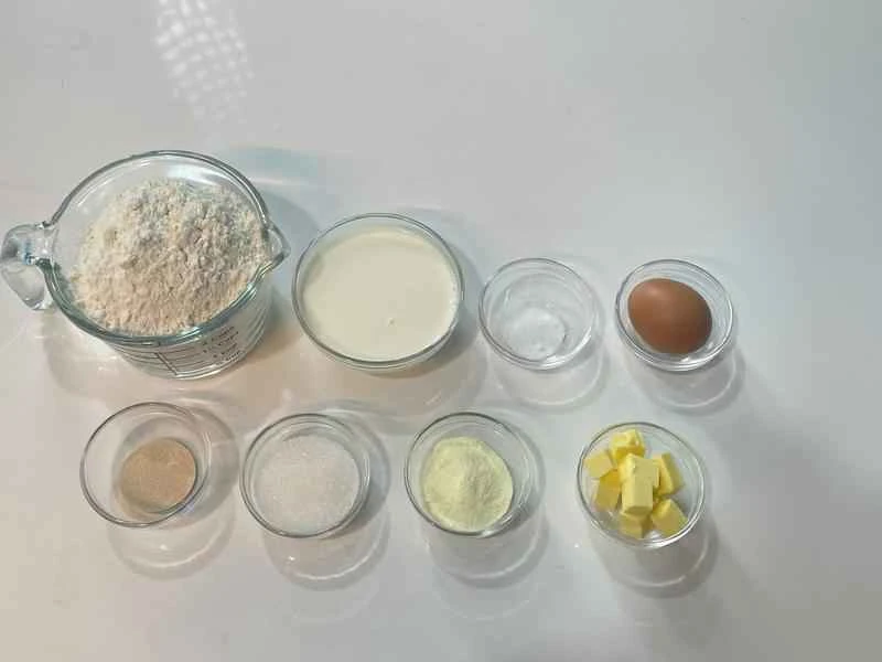 How to make pure milk hand-torn toast: Step 1