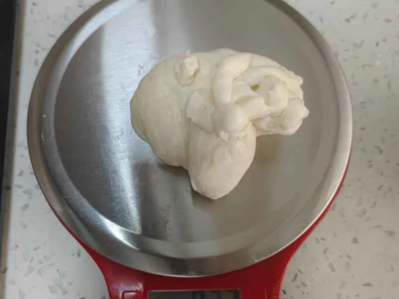 How to make pure milk hand-torn toast: Step 1