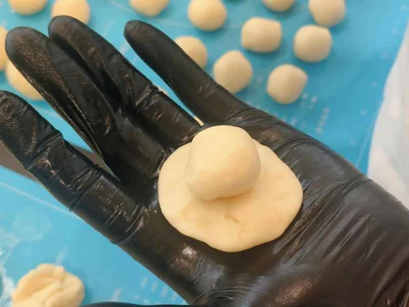 How to make pure milk hand-torn toast: Step 1