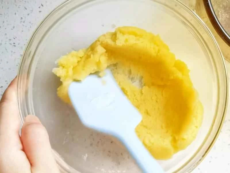 How to make pure milk hand-torn toast: Step 1