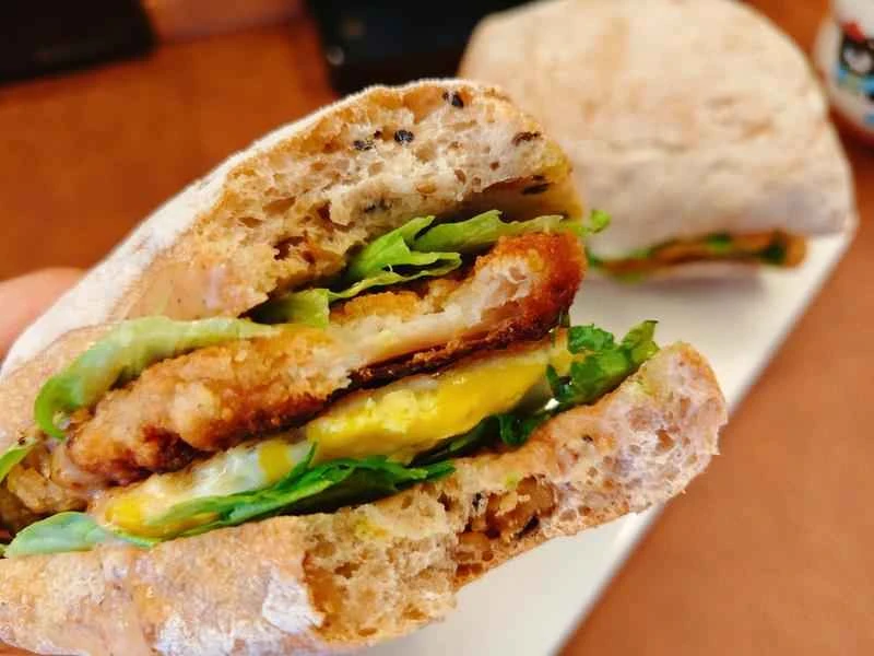 How to make pure milk hand-torn toast: Step 1