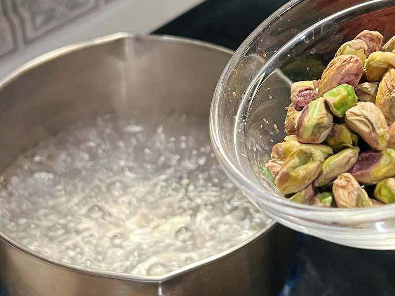 How to make pure milk hand-torn toast: Step 1