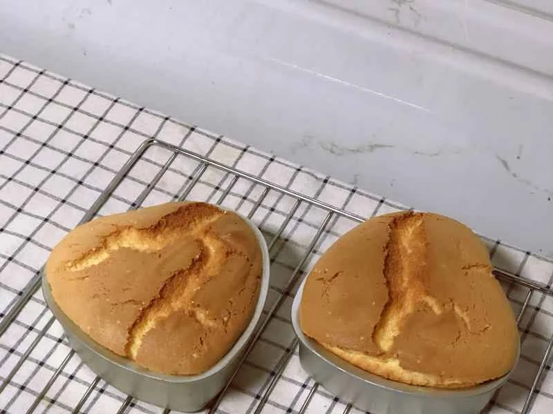 How to make pure milk hand-torn toast: Step 1