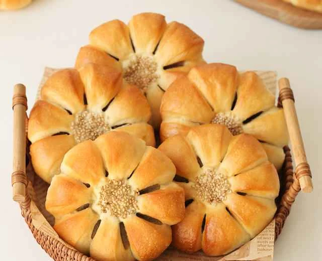 🌼Golden Flower Bread | A Recipe for Using Up Mooncake Filling