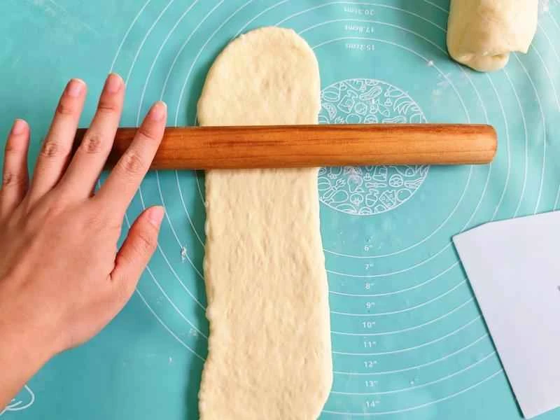 How to make pure milk hand-torn toast: Step 1