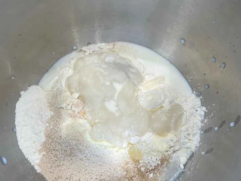 How to make pure milk hand-torn toast: Step 1