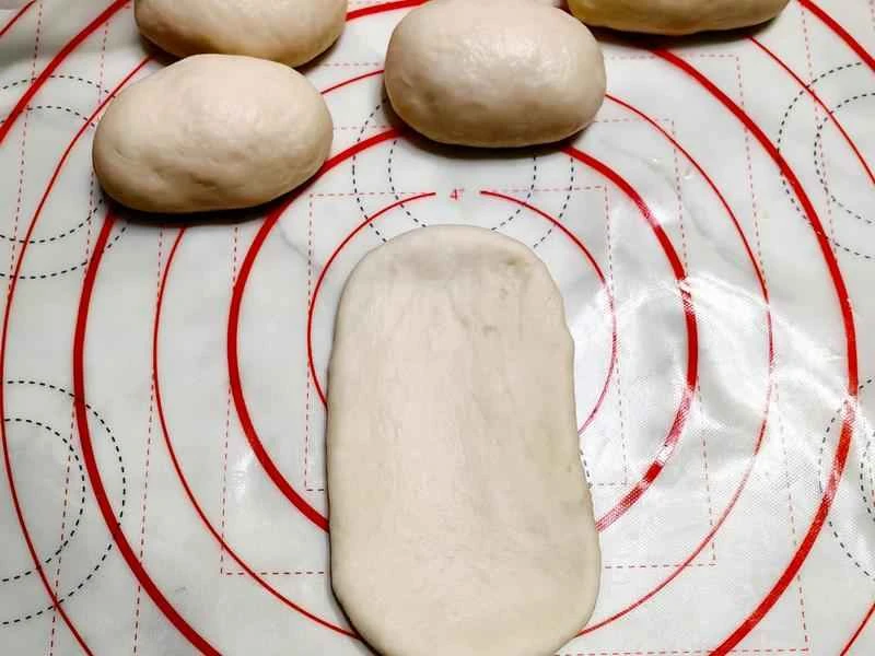 How to make pure milk hand-torn toast: Step 1