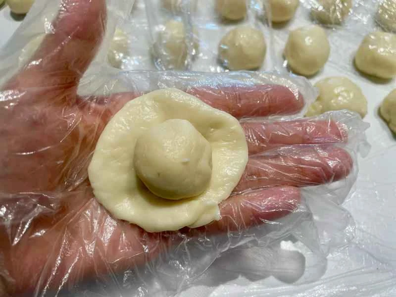 How to make pure milk hand-torn toast: Step 1