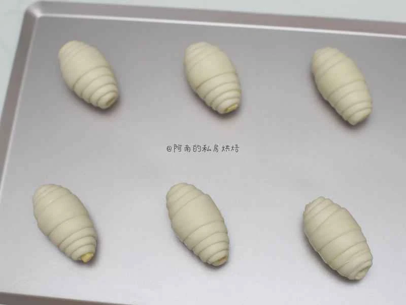 How to make pure milk hand-torn toast: Step 1