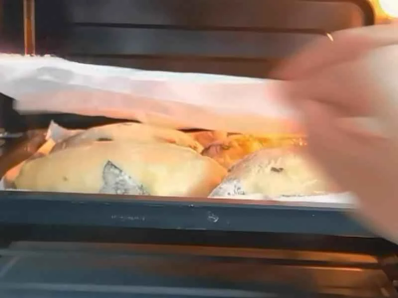 How to make pure milk hand-torn toast: Step 1