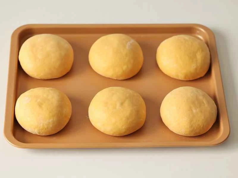 How to make pure milk hand-torn toast: Step 1