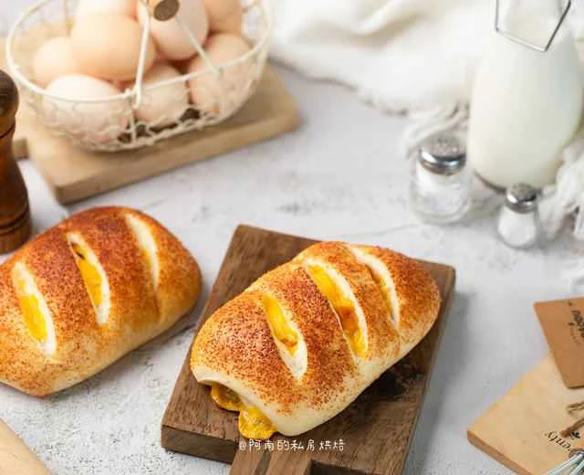 Sweet and savory soft European bread: Orleans chicken chop and cheese soft European bread recipe!