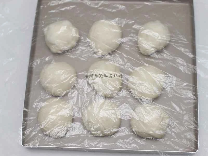 How to make pure milk hand-torn toast: Step 1