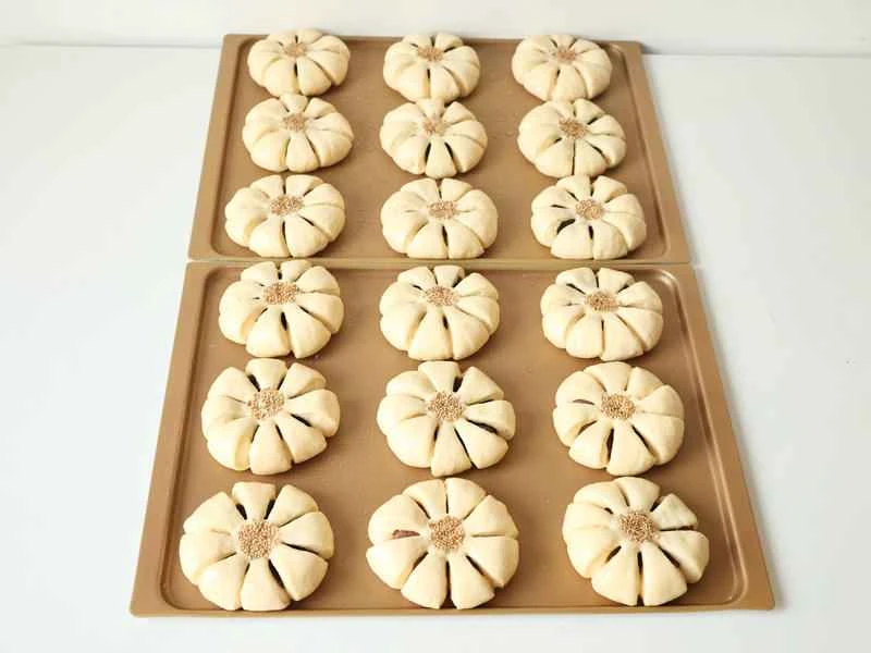 How to make pure milk hand-torn toast: Step 1