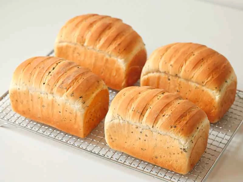 How to make pure milk hand-torn toast: Step 1