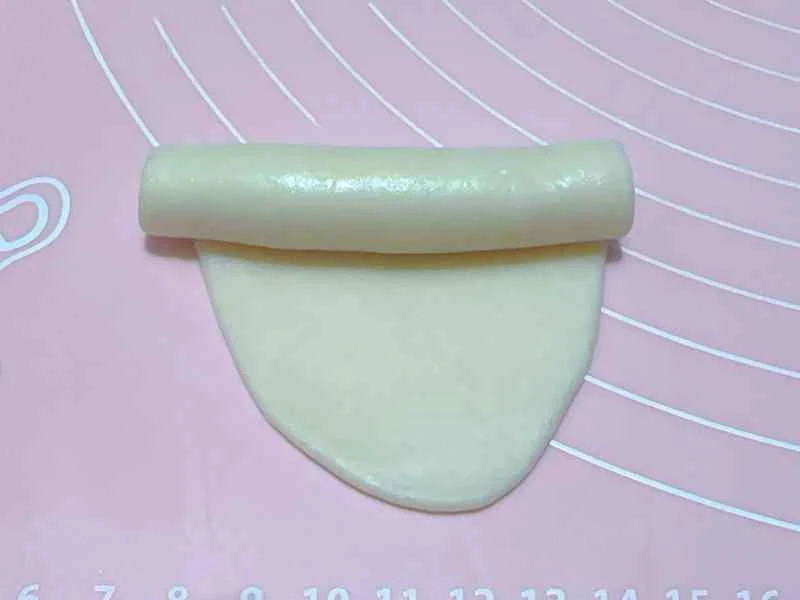 How to make pure milk hand-torn toast: Step 1