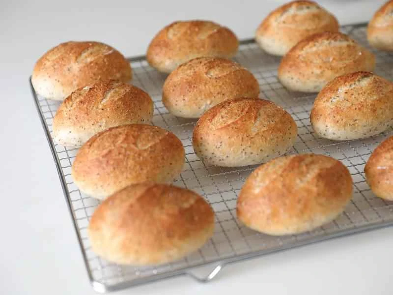 How to make pure milk hand-torn toast: Step 1