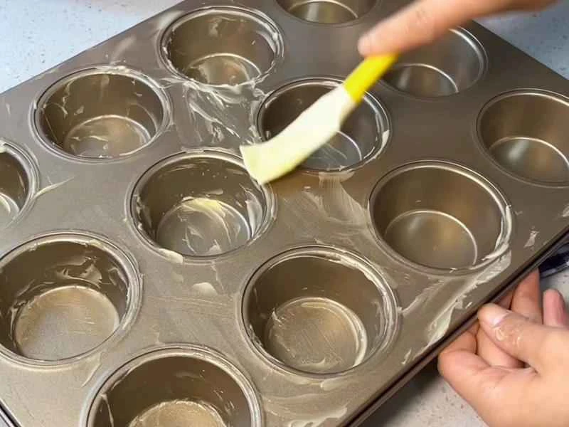 How to make pure milk hand-torn toast: Step 1