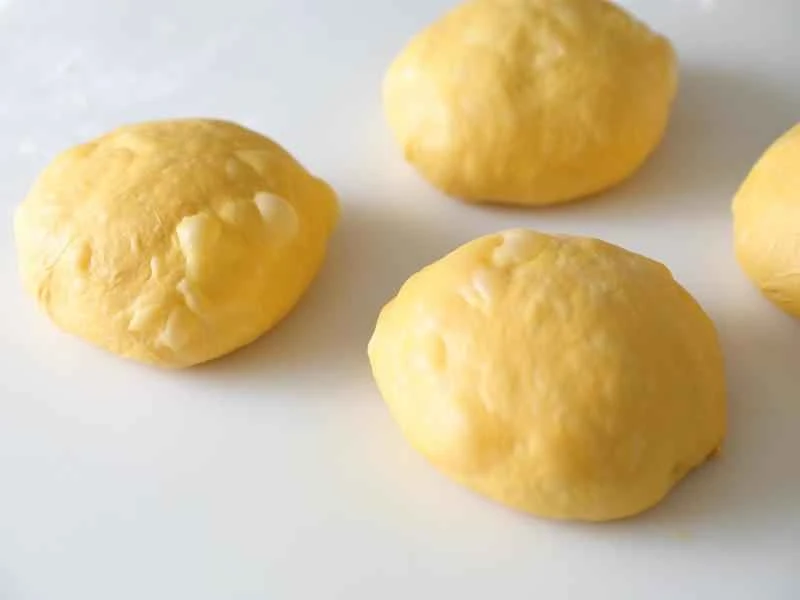 How to make pure milk hand-torn toast: Step 1