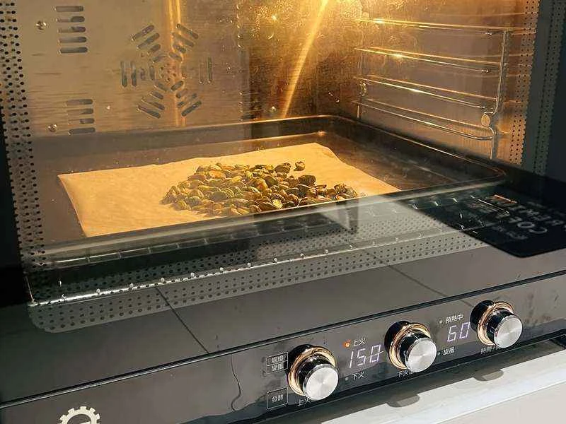 How to make pure milk hand-torn toast: Step 1