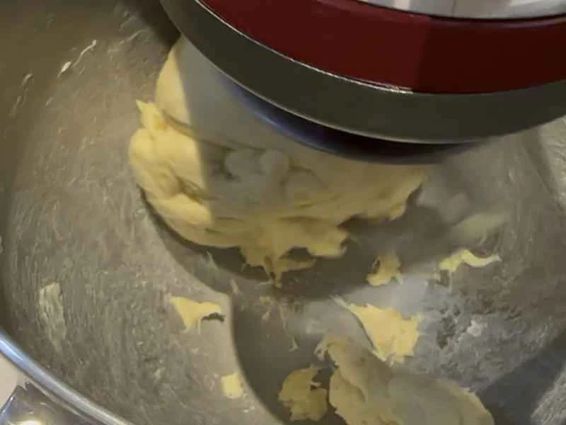 How to make pure milk hand-torn toast: Step 1