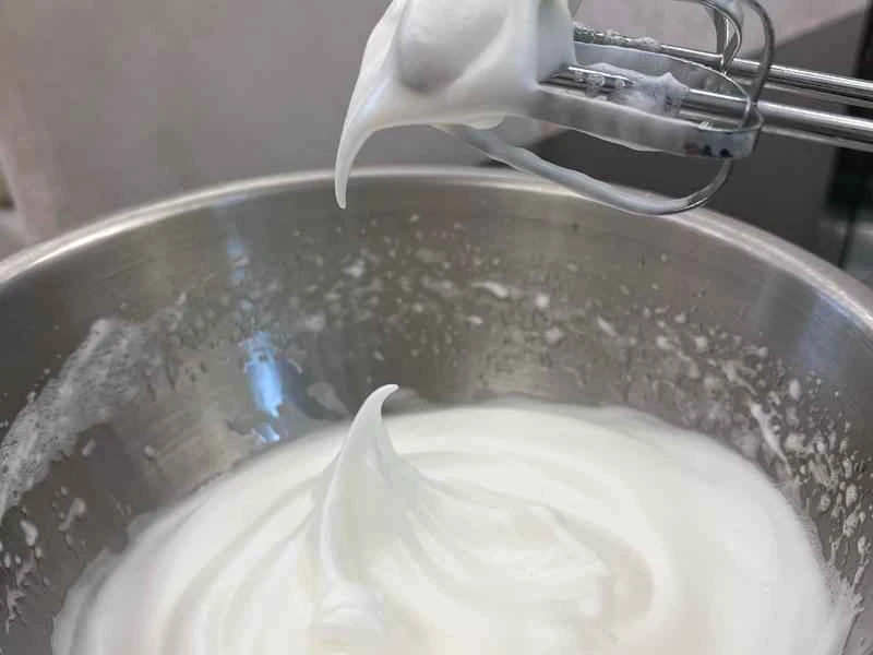 How to make pure milk hand-torn toast: Step 1