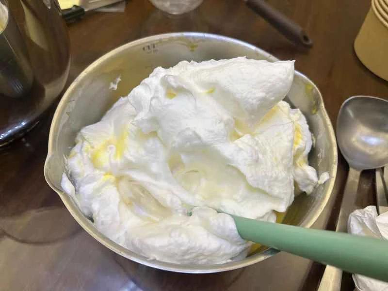 How to make pure milk hand-torn toast: Step 1