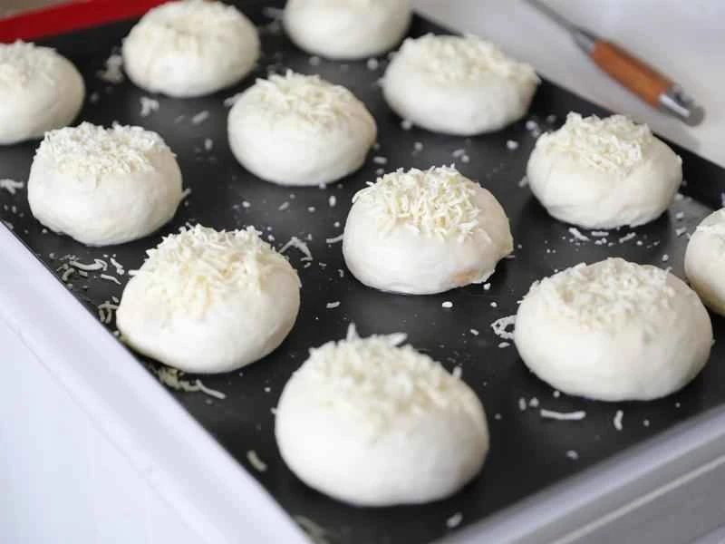 How to make pure milk hand-torn toast: Step 1