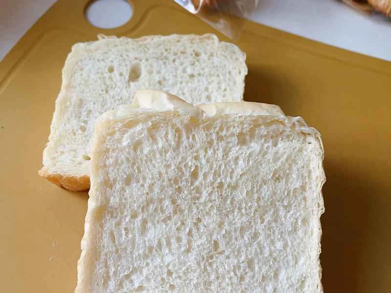 How to make pure milk hand-torn toast: Step 1