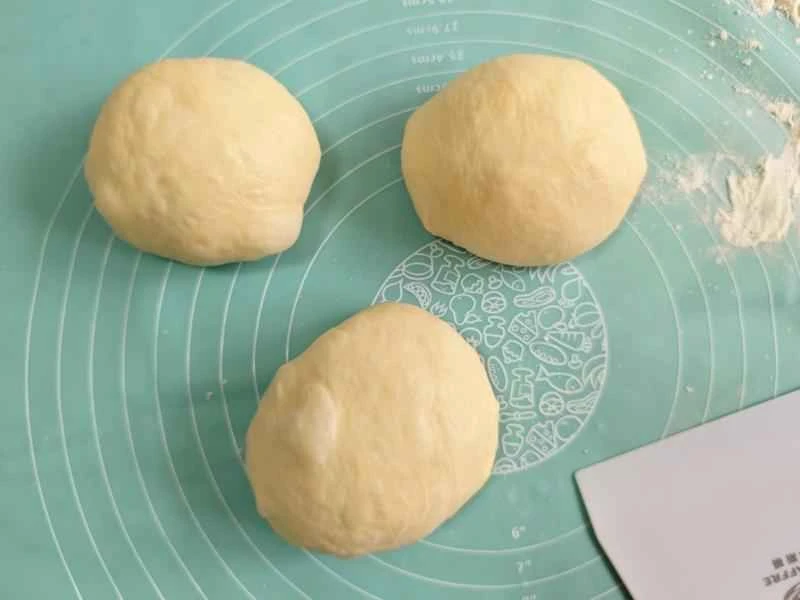 How to make pure milk hand-torn toast: Step 1