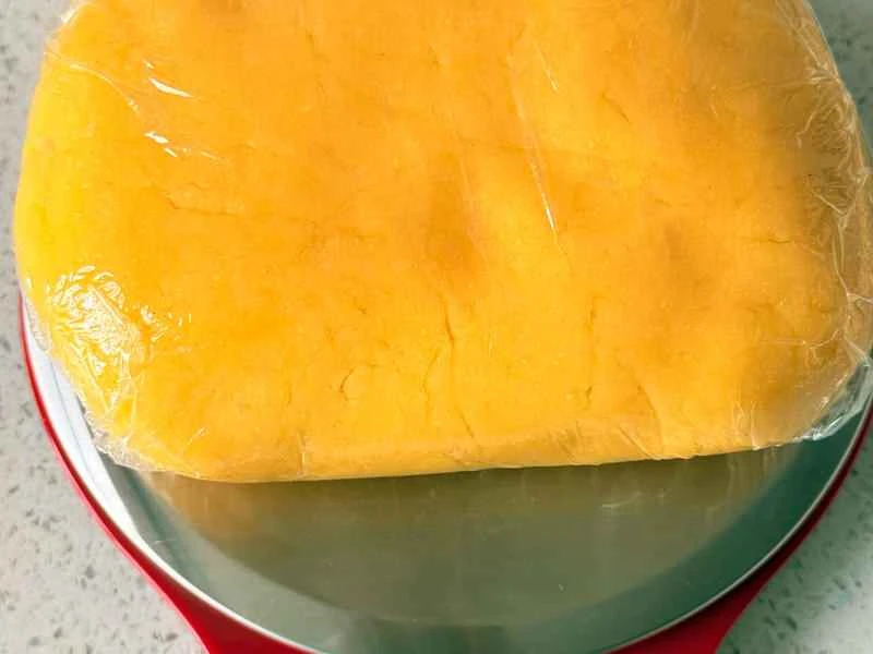 How to make pure milk hand-torn toast: Step 1