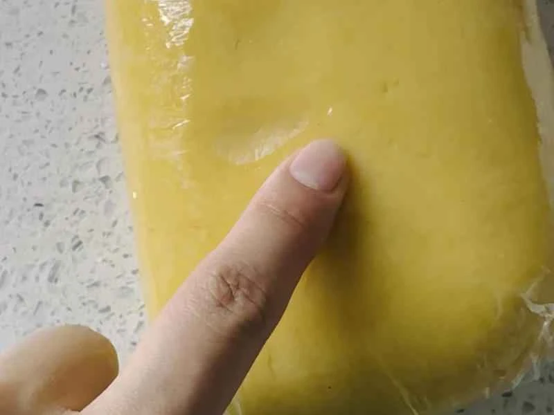 How to make pure milk hand-torn toast: Step 1