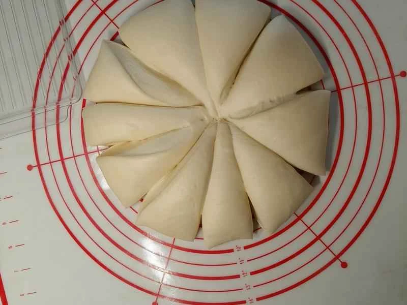 How to make pure milk hand-torn toast: Step 1