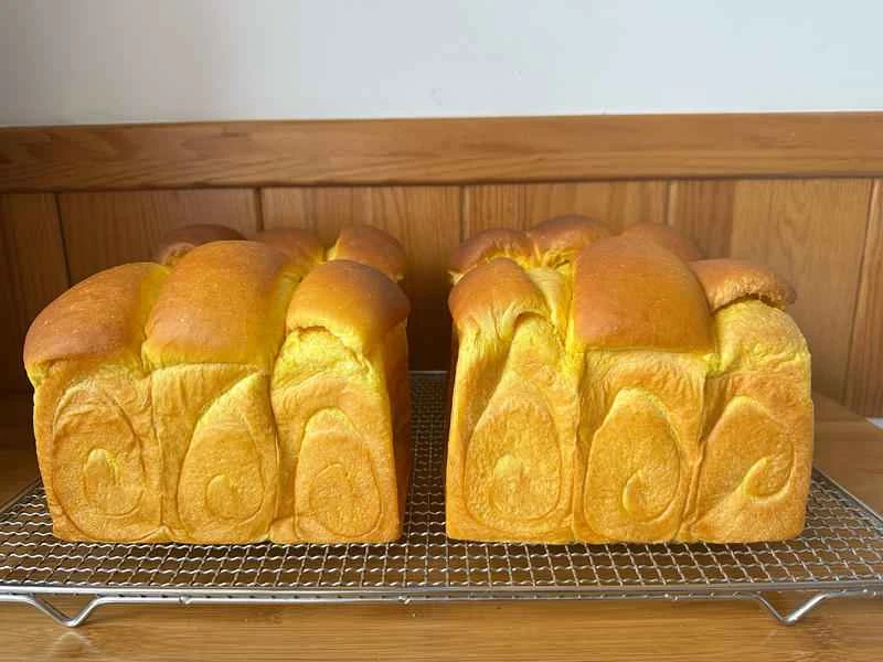 How to make pure milk hand-torn toast: Step 1