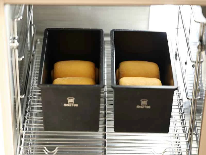 How to make pure milk hand-torn toast: Step 1