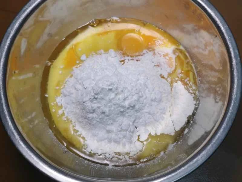 How to make pure milk hand-torn toast: Step 1