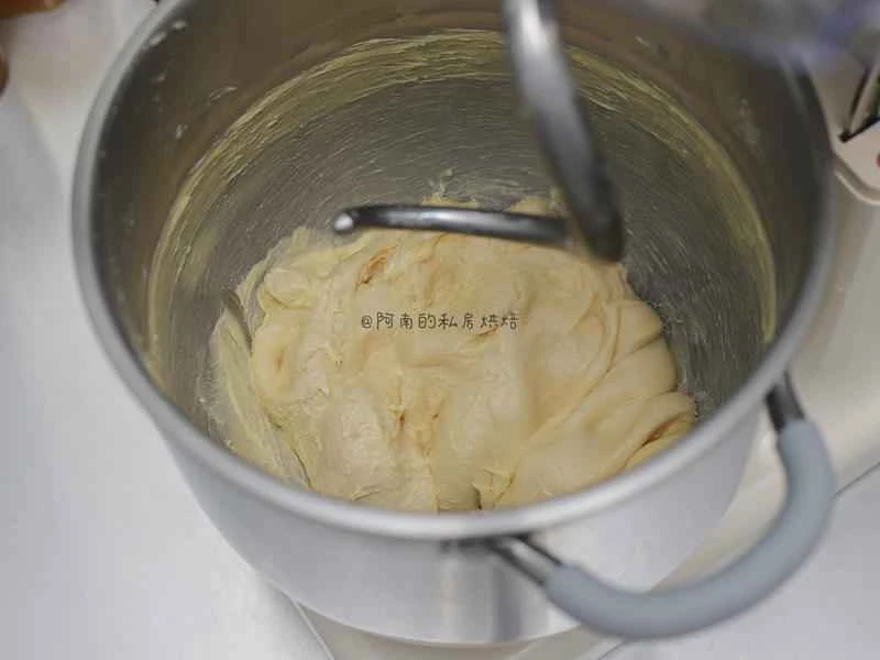 How to make pure milk hand-torn toast: Step 1