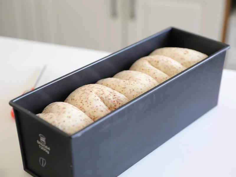 How to make pure milk hand-torn toast: Step 1