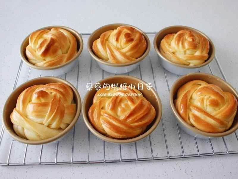 How to make pure milk hand-torn toast: Step 1