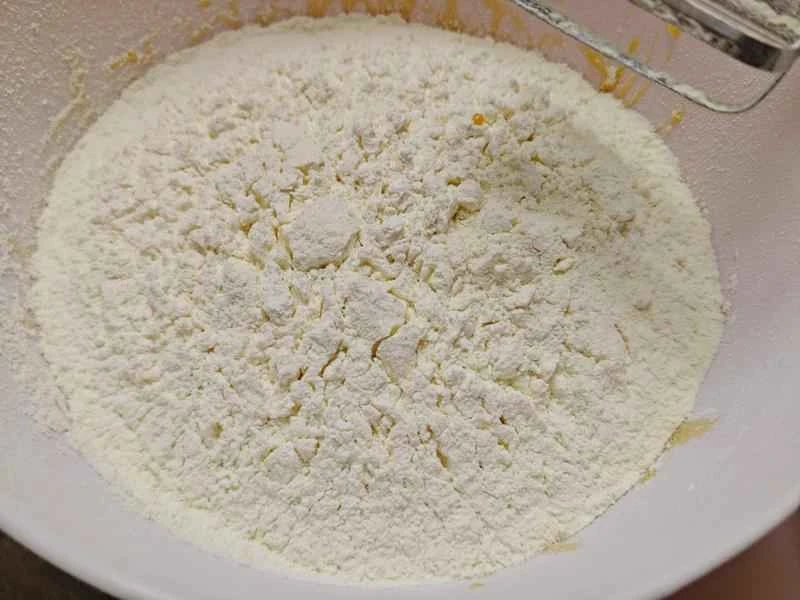 How to make pure milk hand-torn toast: Step 1